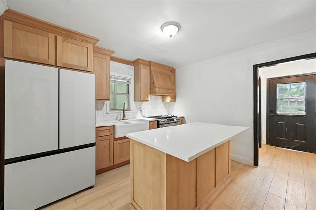 Building Photo - 528 Nomas St Rental