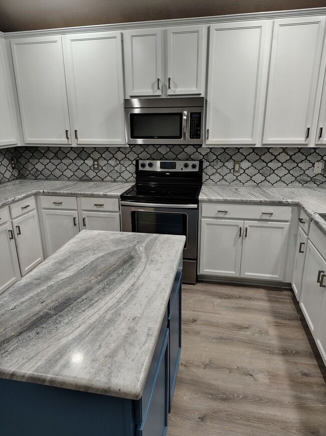 Photo - 1504 Waterfall Ln