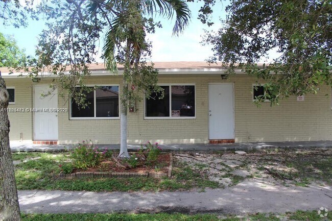 Building Photo - 5321 NW 21st Ct Unit A Rental