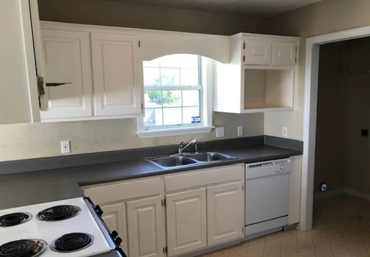 Photo - Cozy 3 Bedroom Home with Spacious Kitchen and Private Backyard