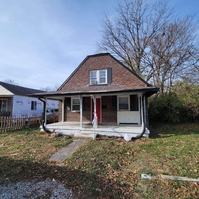 Building Photo - Martindale-Brightwood 4BR/2BA House!