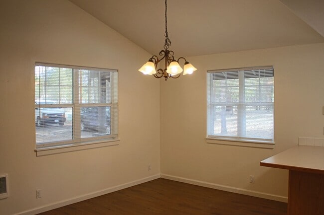 Photo - 3 Bedroom House For Rent in Oregon Water Wonderland