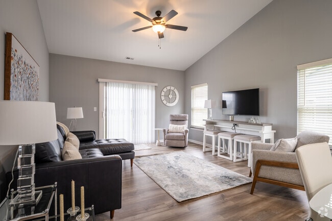 2BR, 2BA - 1232SF
