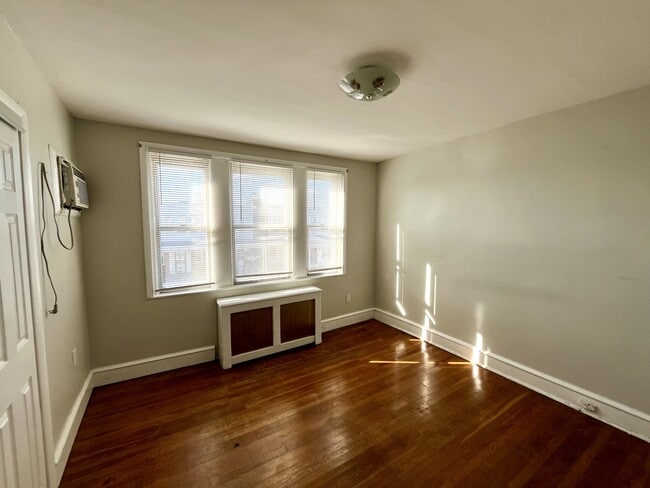 Photo - 4129 Gilham St