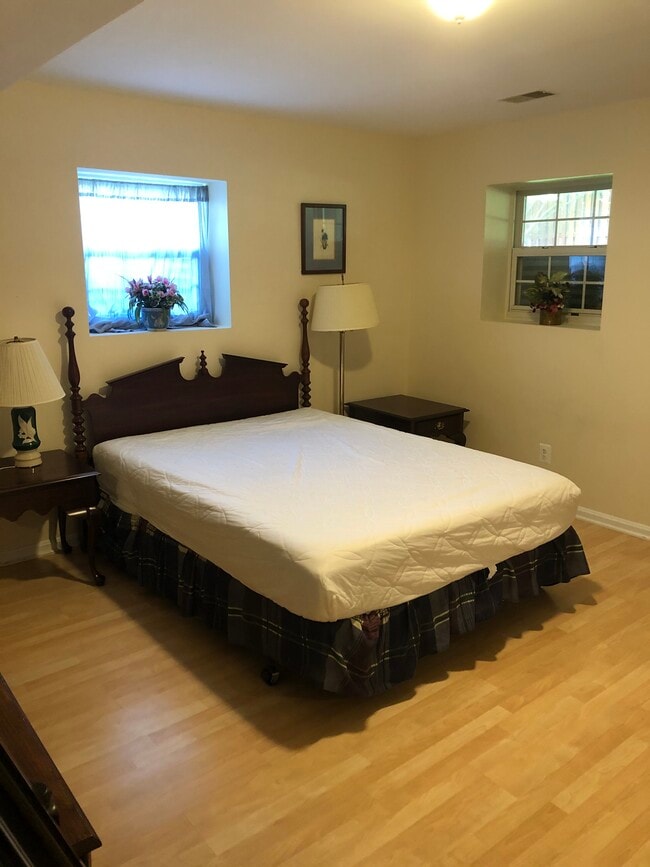Building Photo - 21000 Scottsbury Dr Rental