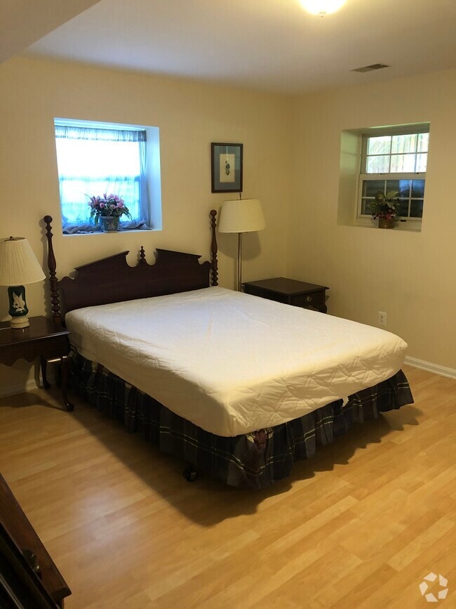 Building Photo - 21000 Scottsbury Dr Rental