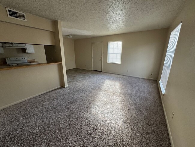 Photo - 4504 Chase Cir Unit Apt B