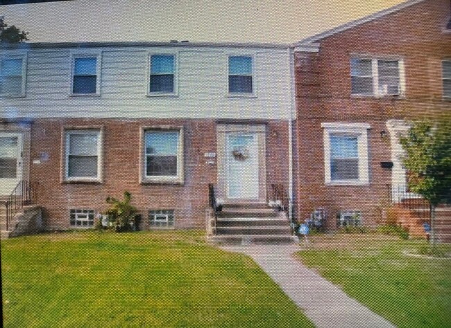 Photo - 1376 Wentworth Ave