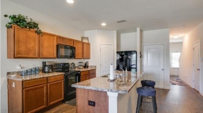 Photo - 313 Nixon Way