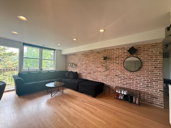Photo - 2501 W Touhy Ave Unit 308