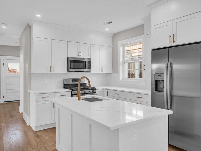 Photo - 24 Pleasant St Unidad #1 Rental