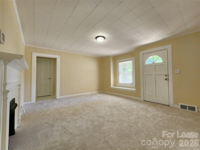 Photo - 193 Hoover Ave NE