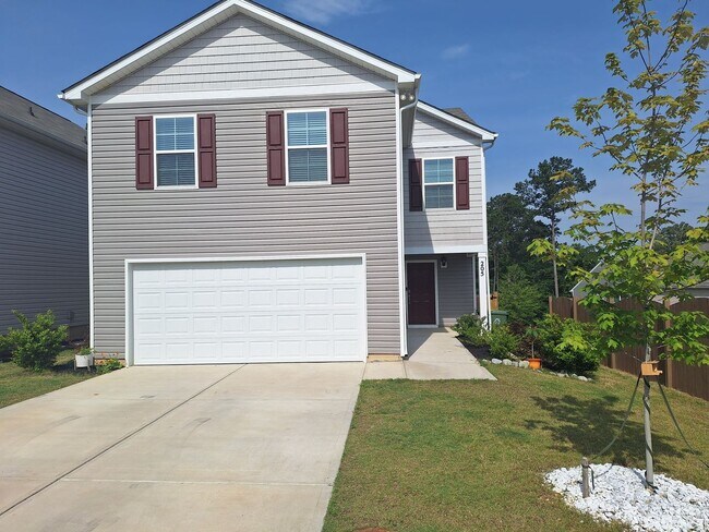 Photo - Lovely Four Bedroom Home  Appropriately 5 Minutes Away from Gate Ft Jackson and 30 Minutes from S...