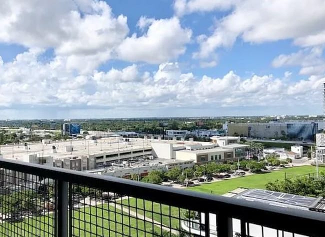 Photo - 3301 NE 1st Ave Unit H1113