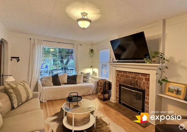 Building Photo - 403 S Idaho St Unit A Rental