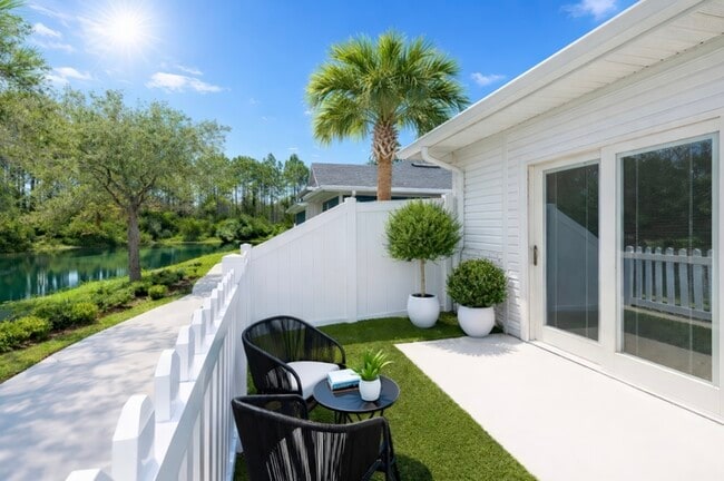 Building Photo - Viva Palm Coast