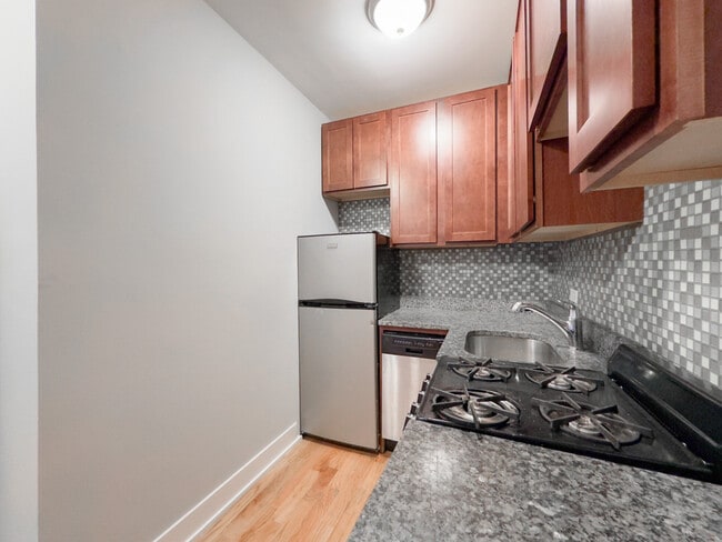 Photo - 842 W Wolfram St Unit 701