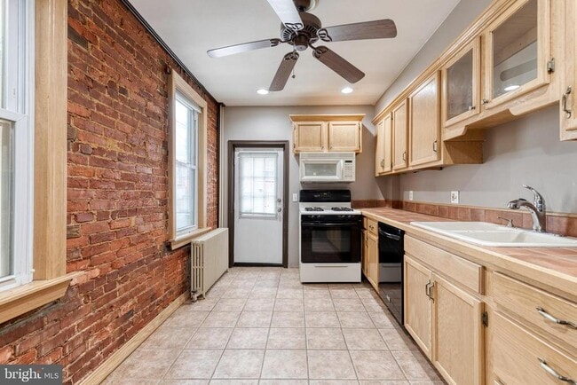 Photo - 809 S Glover St
