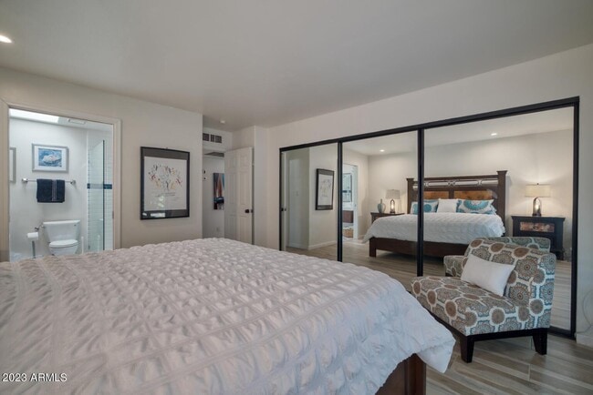 Photo - 5519 N 71st Pl