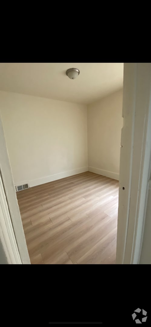 Building Photo - 2212-2214 N 48th St. (Duplex) Unit 2214 Upper Rental