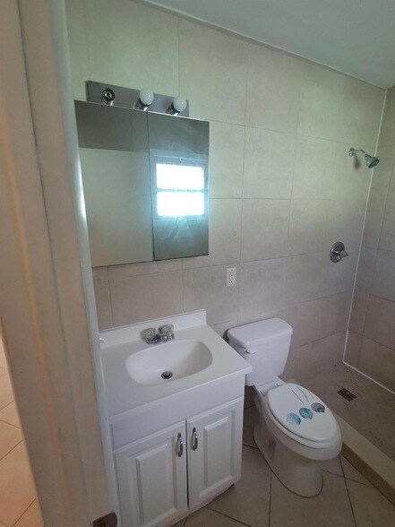 Photo - 1021 Selkirk St