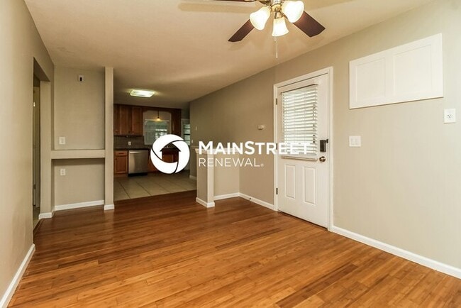 Photo - 3 Bedroom Pet-Friendly Home in St. Cloud, FL with Main Street Renewal