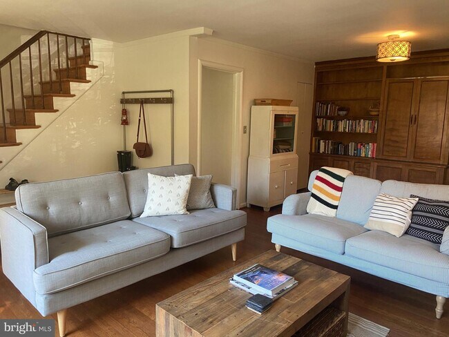 Photo - 3023 Crest Ave