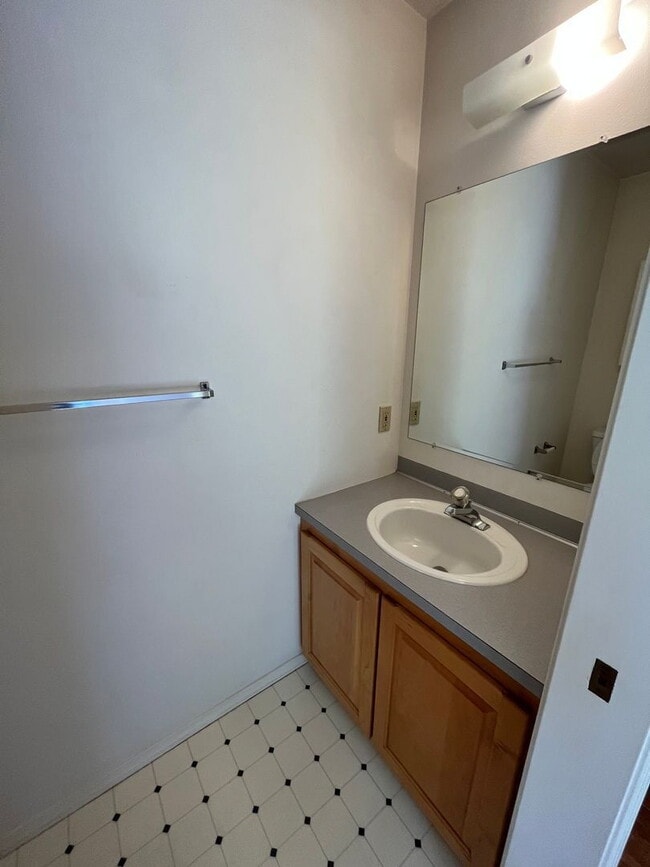 Photo - 3-Bedroom Townhome Minutes from Barkley Village, I-5 and Whole Foods