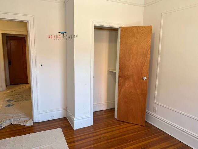 Photo - 25-66-66 42nd St