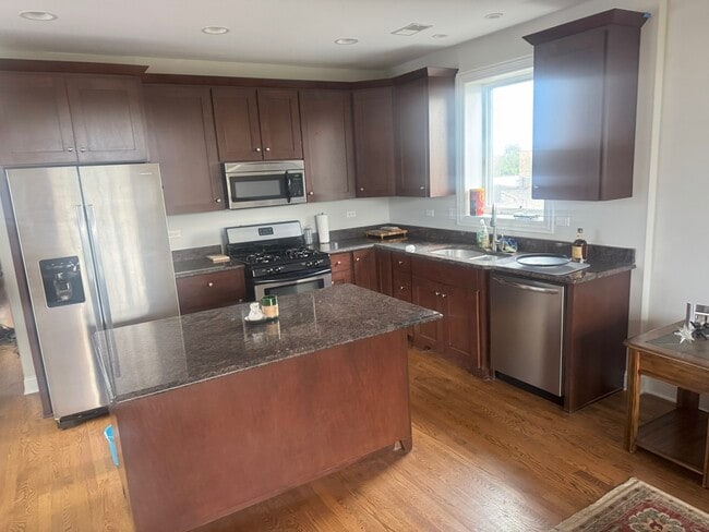 Photo - 5454 W Higgins Ave Unit 3