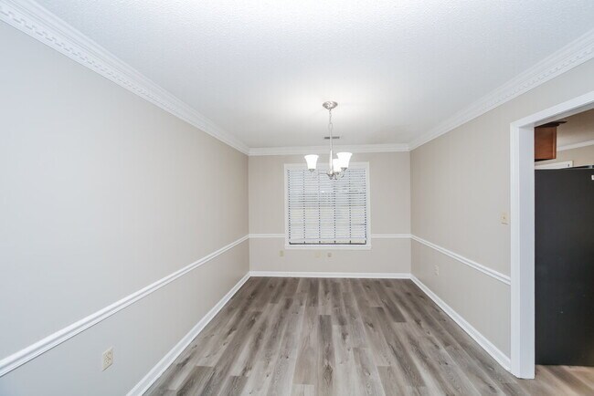 Photo - 7130 Larkfield Rd