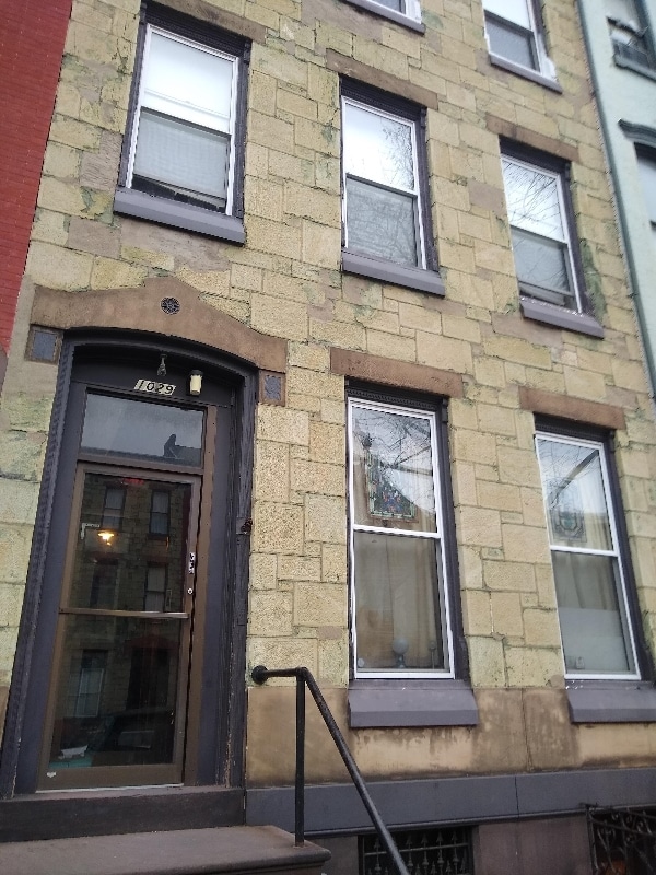 1029 Penn St Unit 2nd Floor Front