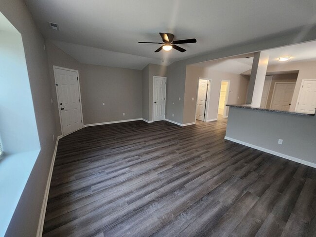 Photo - Renovated 2 bedroom 1 bath duplex unit with updated floors, bath, and kitchen!!