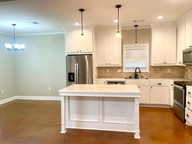 Photo - 3/2 For Rent near Downtown Brandon! 39042!