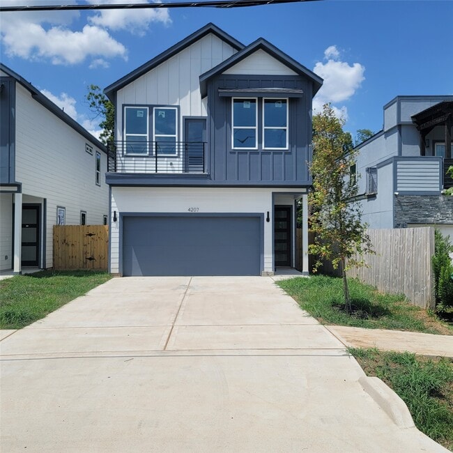 Building Photo - 4207 Stassen St