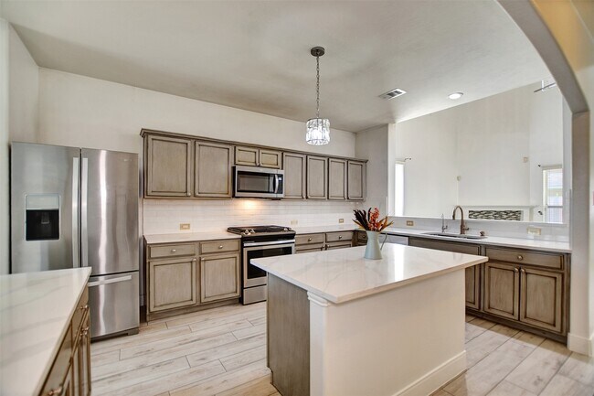 Photo - 20831 Brodie Ln