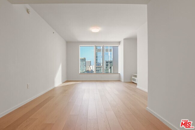 Photo - 889 Francisco St Unit 2011