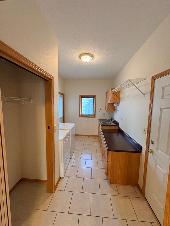 Photo - 924 Elmridge Dr