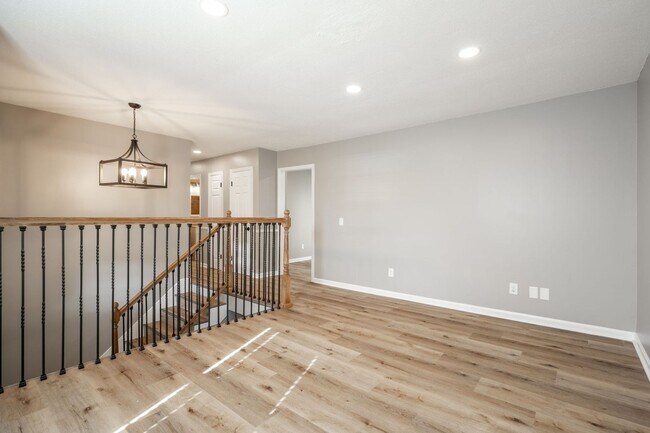 Photo - 1075 Carol Jean Trail