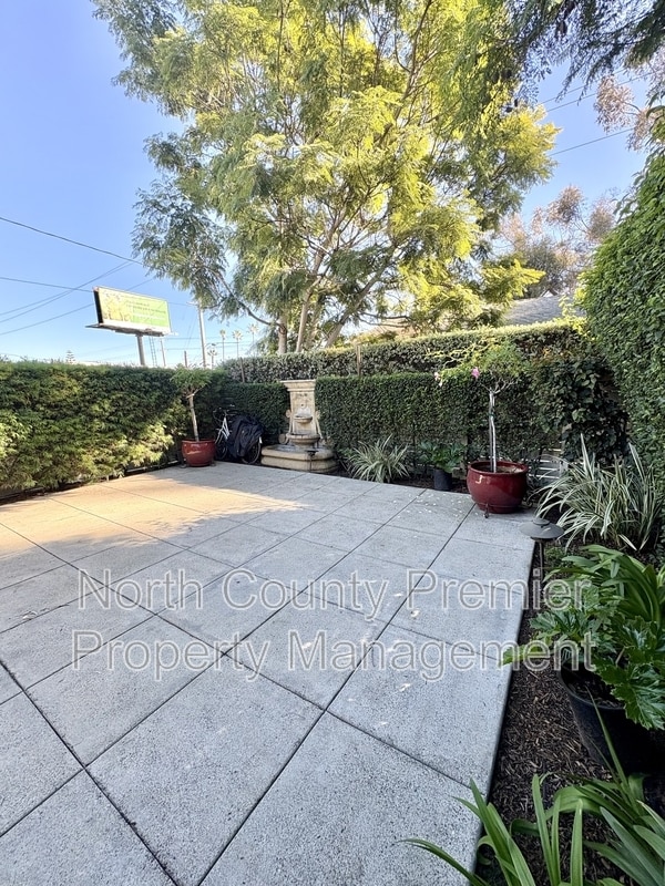 Photo - 2245 Garnet Ave