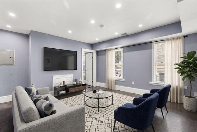 45 Thompson St Unit 2