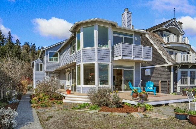 Building Photo - Spectacular Water Front Home With a Short Term  Lease to Start!