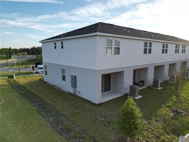 Photo - 2 Bedroom Townhome For Rent in Westview Kissimmee