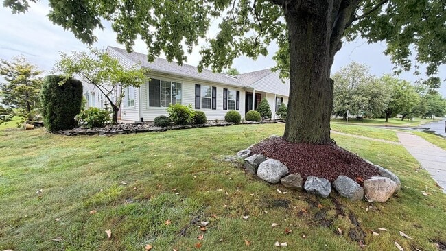 Building Photo - 2 Windmill Ct