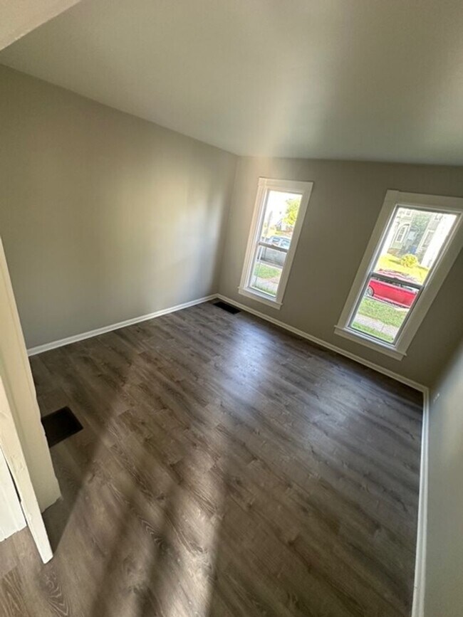 Photo - 139-141 Spencer St Unit 139 Spencer St