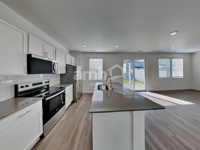 Photo - 4744 85th Dr NE