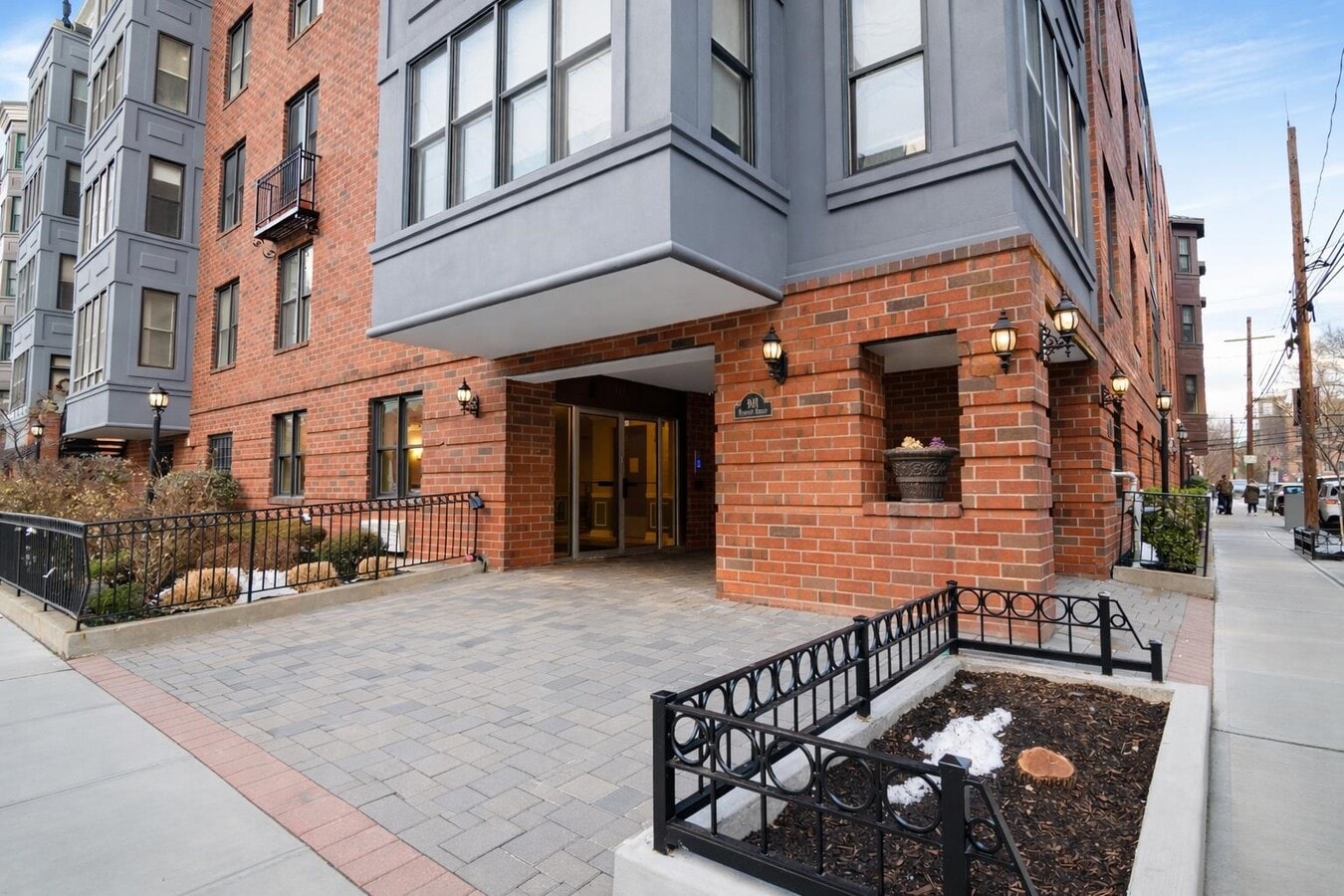 Photo - 901 MADISON St Unit 5F