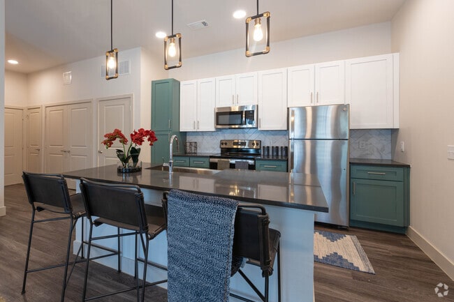 1BR, 1BA - 740 SF - The Everett at Ally Village