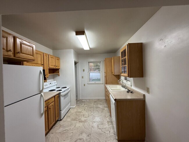 Photo - Two bedroom, One bathroom, Pet Friendly Ho...