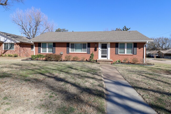 Updated 3 Bed / 1.5 Bath in Tulsa! - Updated 3 Bed / 1.5 Bath in Tulsa! Casa